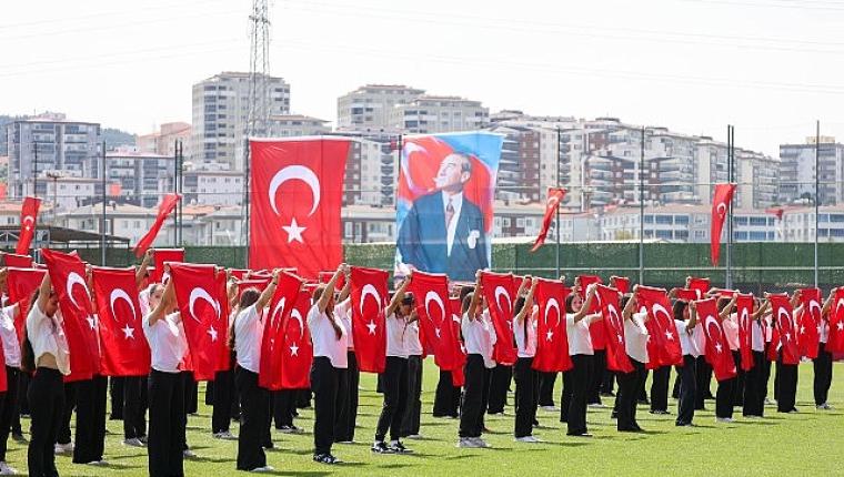 19 Mayıs Atatürk'ü Anma, Gençlik ve Spor Bayramı Aliağa'da Coşkuyla Kutlandı