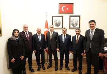 AK Parti Adıyaman İl Teşkilatı’ndan eski İçişleri Bakanı Yerlikaya’ya ziyaret