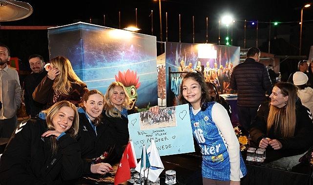 Nilüfer'in Sultanları 8 Mart'ta taraftarıyla buluştu