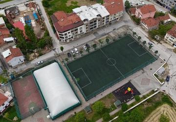 Gemlik'te Halı Sahalar Yenilendi