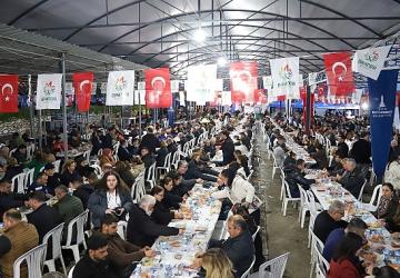 Bayındır'da İftar Bereketi: Gönül Sofrasında Birlik ve Beraberlik Mesajı