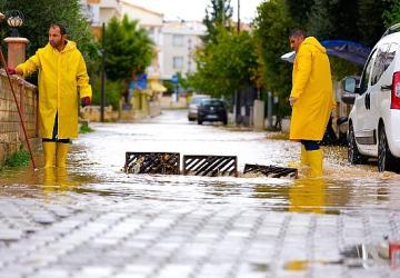 Didim Belediyesi Ekiplerinden Yağış Sonrası Anında Müdahale