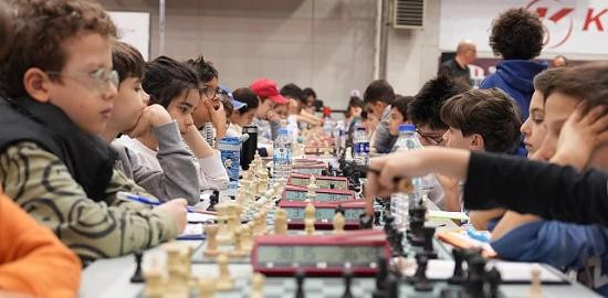 23 Nisan Satranç Turnuvası Kadıköy'de Gerçekleşti