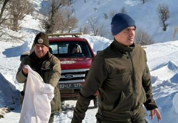 Adıyaman’da yaban hayvanları için kış dönemi yemleme çalışması