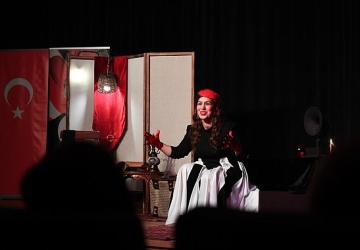 Osmangazi'de Cumhuriyet'in Işığı Bu Kez Sahneye Yansıdı