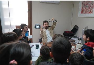 Seferihisar'da miniklerden anlamlı ziyaret: Başkan Yetişkin öğrencilerle buluştu