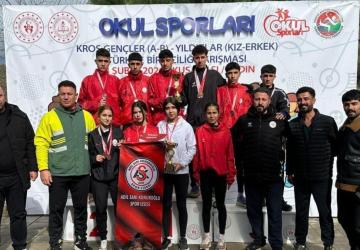 Gaziantep'te genç atletlerden Türkiye’de üç şampiyonluk