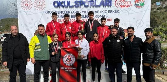 Gaziantep'te genç atletlerden Türkiye’de üç şampiyonluk