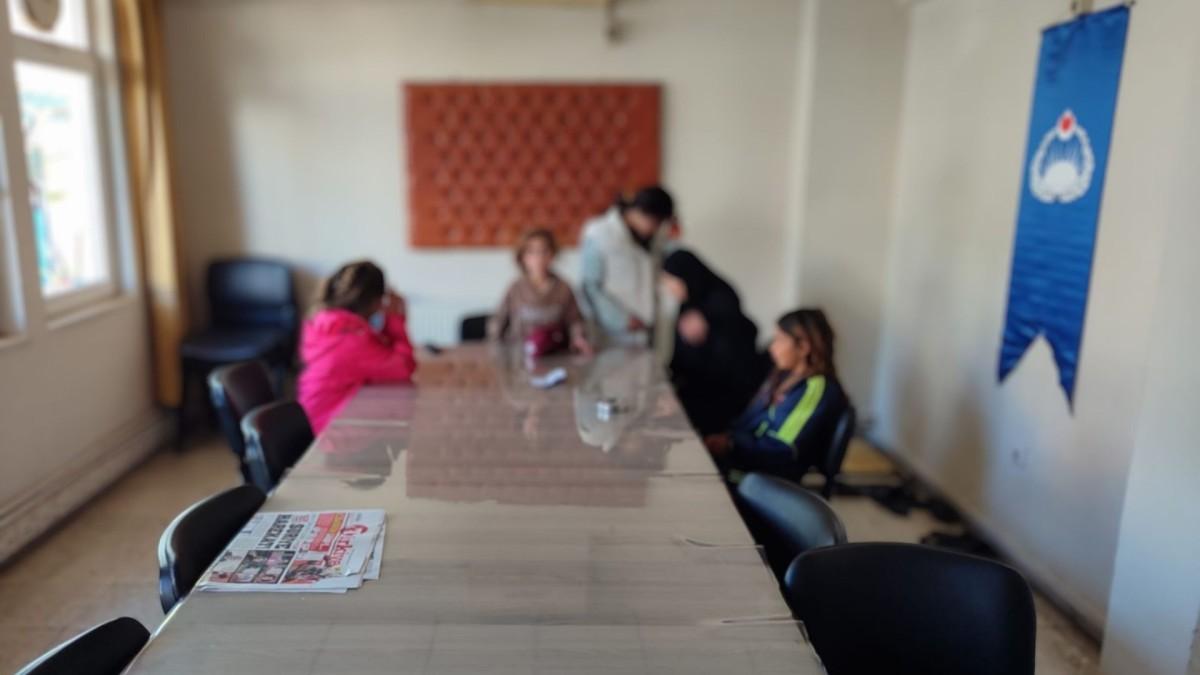 Kahta’da dilencilere ve kaldırım işgallerine denetim