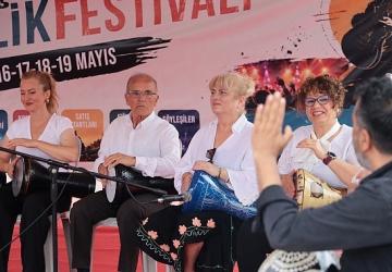 Karşıyaka 19 Mayıs'ı festival coşkusuyla kutladı!