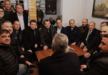 Başkan Erkan Aydın Abdal Meydanı'nda Vatandaşlarla Sahur Yaptı