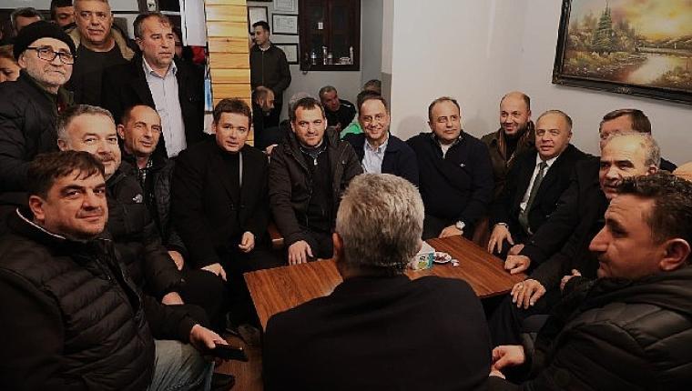 Başkan Erkan Aydın Abdal Meydanı'nda Vatandaşlarla Sahur Yaptı