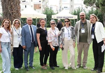 Gençliğin Görünmeyen Yarasına İzmir'den Güçlü Dokunuş: “Görünmeyeni Görmek"