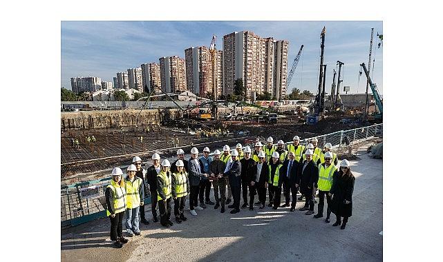 İzmir'e Mona Lisa Gülüşü Getiren Yeni Nesil Mimari Yolculuk