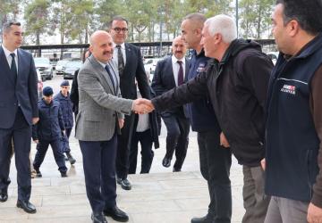 Vali Dr.Osman Varol, Samsat Belediyesini ziyaret etti