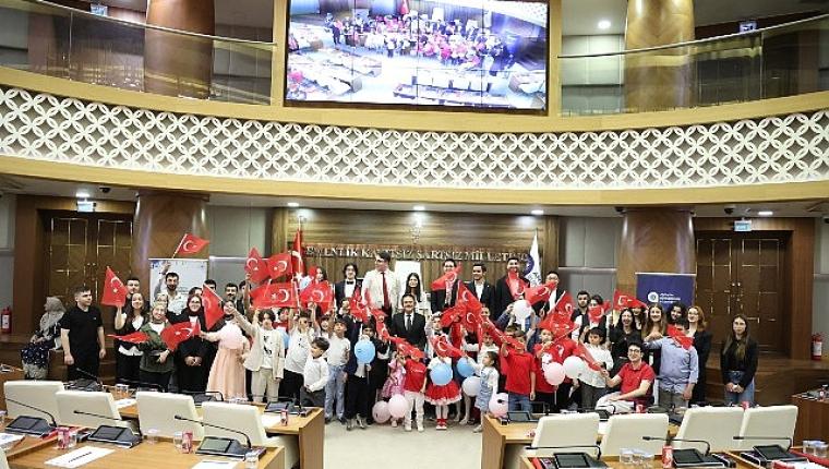 Antalya Büyükşehir Meclisi'nde koltuklar çocuklarda