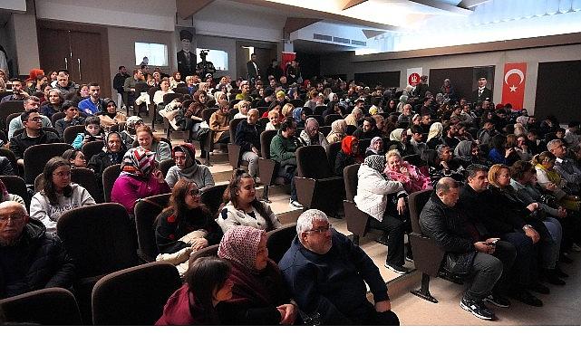 “Deliler Koğuşu" Keçiören'de İzleyicinin Yüreğine Dokundu