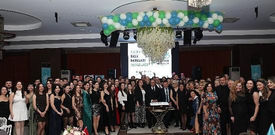 Nilüfer Halk Dansları Topluluğu'ndan 25'inci yıla özel kutlama