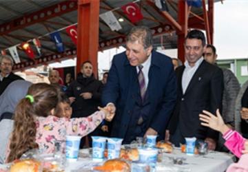 Bayraklı'da gönüller aynı sofrada buluştu