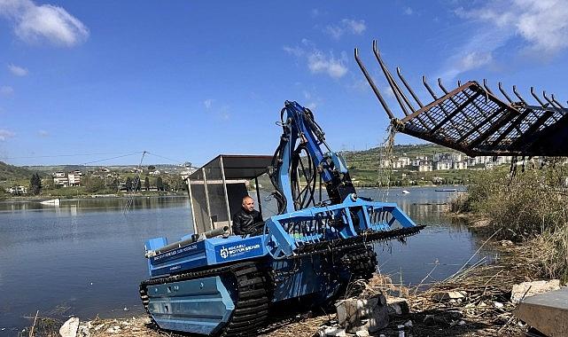 Kocaeli Büyükşehir Belediyesi, Gölkaypark'taki göleti temizledi