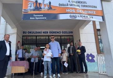 Vali Yardımcısı Göktaş, Menderes İlkokulu Satranç Turnuvası’nın ödül törenine katıldı