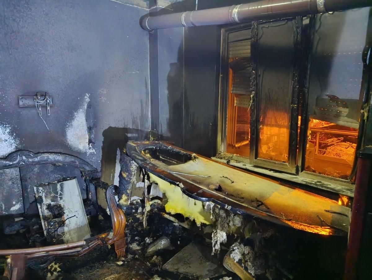 Besni’de sobadan çıkan yangında yaşlı adam ağır yaralandı - Videolu Haber