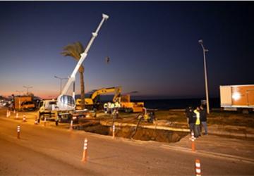 İZSU ekipleri Güzelbahçe–Narlıdere ana iletim hattındaki arızayı giderdi