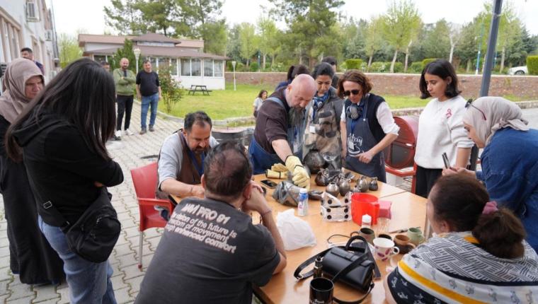 Adıyaman Üniversitesi’nde seramikte uygulamalı eğitim