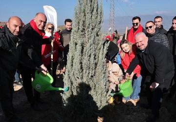 Menemen'de "İyi ki Doğdun Bebek Hatıra Ormanı" kuruldu