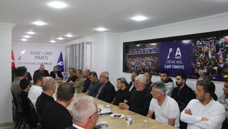 Anahtar Parti Adıyaman İl Başkanlığı’nda bayramlaşma programı düzenlendi - Videolu Haber