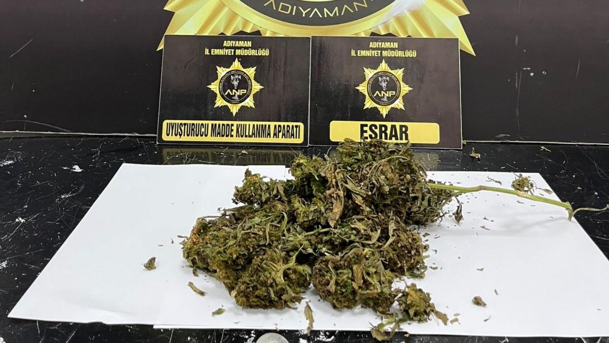 Adıyaman’da klima ünitesine gizlenmiş 149 gram esrar ele geçirildi - Videolu Haber