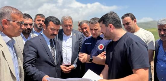 Adıyaman İl Özel İdaresi Kahta’da köy yollarını asfaltla buluşturuyor