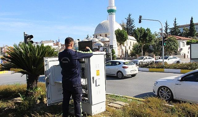 Büyükşehir Manavgat'ın sinyalizasyon altyapısını yeniliyor