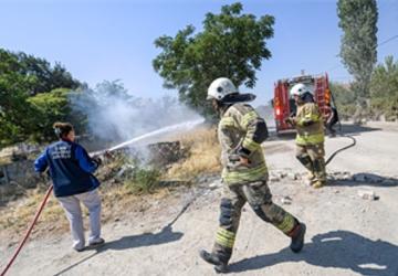 Büyükşehir'in köylere dağıttığı tankerler ormanları kurtarıyor