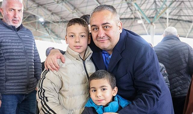 Ufuktepe Semt Pazarı'nda Başkan Özarslan'a Sevgi Seli