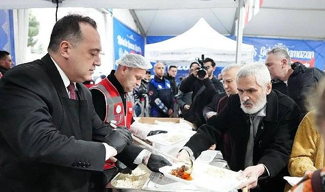 Başkan Besim Dutlulu Binlerce Manisalıyla İftar Sofrasında Buluştu