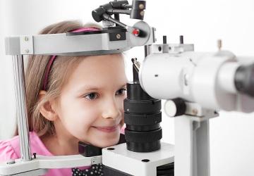 Çocuklarda Göz Ovalama Masum Olmayabilir