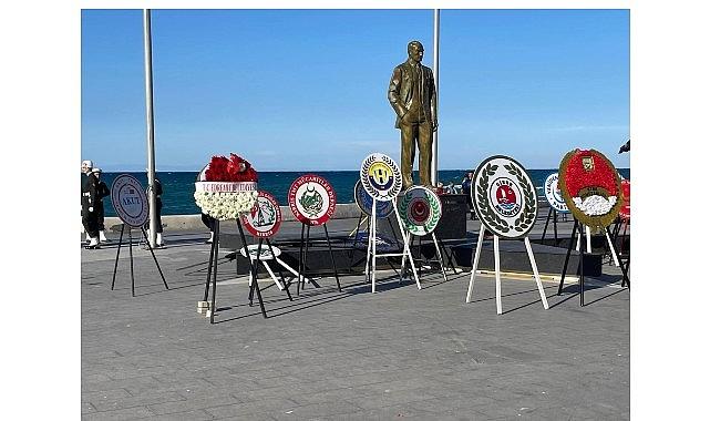 Edremit Heyeti KKTC'nin 42. Kuruluş Yıldönümü Kutlamalarına Katıldı