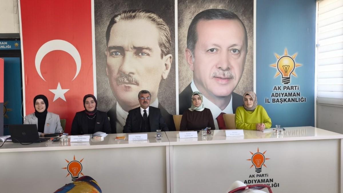 AK Parti Adıyaman İl Kadın Kolları'ndan ‘Güven Toplumunun İnşası Ve Çözüm Yolları’ eğitimi