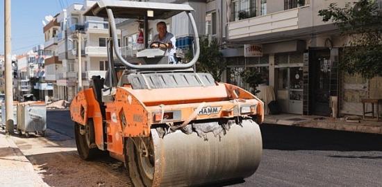 Başkan Yiğit Düğmeye Bastı: Balçova'da Asfalt Çalışmaları Yeniden Hız Kazandı