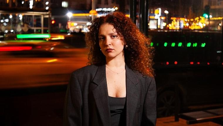 Hesaplaşma değil, bir kabulleniş: Nil Dönmez'den 'Tut Elimi' yayında!