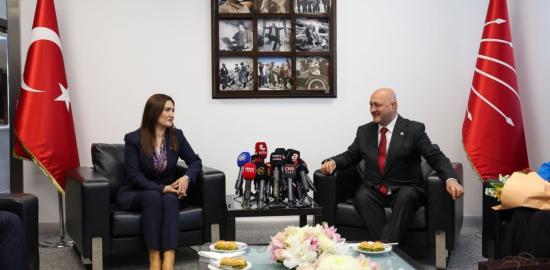 AK Parti yıllar sonra CHP ile bayramlaştı: Heyete Resul Kurt başkanlık etti