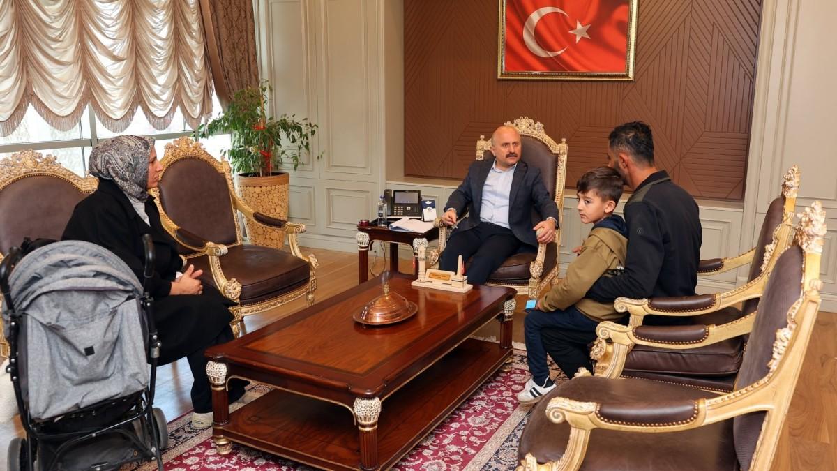 Vali Osman Varol, ‘halk buluşmaları’nda vatandaşların taleplerini dinledi