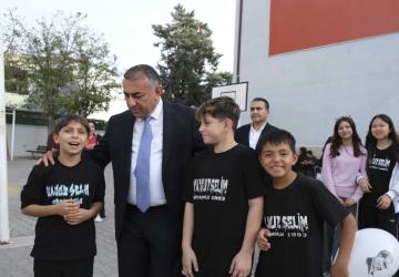 Güngör Geçer, Nuray Karalar’la Öğretmenler Günü’nü Kutladı