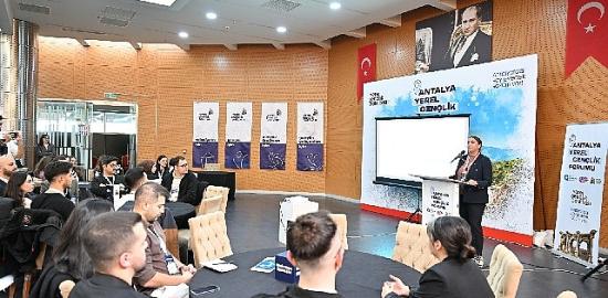 Büyükşehir'de 'Antalya Yerel Gençlik Forumu' düzenlendi