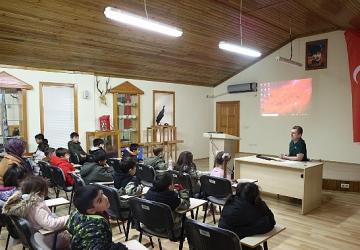 Doğal Yaşam Parkı'nda çocuklara hayvan ve doğa sevgisi aşılanıyor