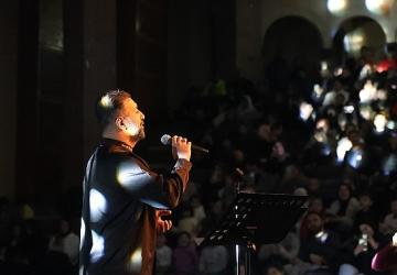 Gönüllere Dokunan İlahileriyle Hasan Bayar Sahne Aldı