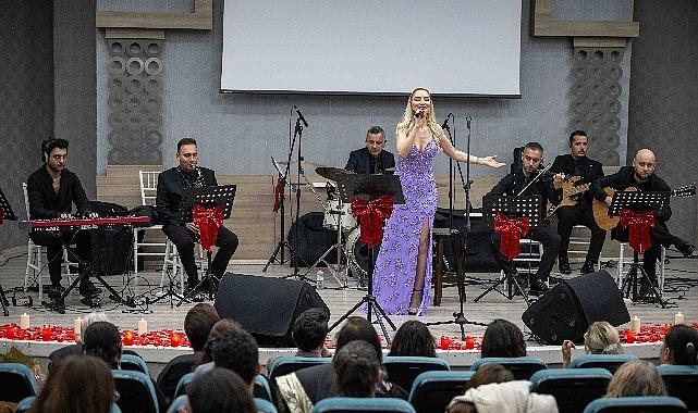 Bornova'da Aşk Şarkıları Gecesi