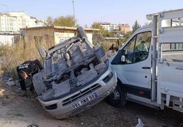 Besni’de tek taraflı trafik kazası: İtfaiye ekipleri müdahale etti - Videolu Haber
