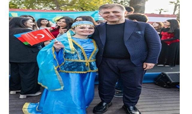 Başkan Tugay Dünya Türk Dili Ailesi Günü'nü öğrencilerle birlikte kutladı